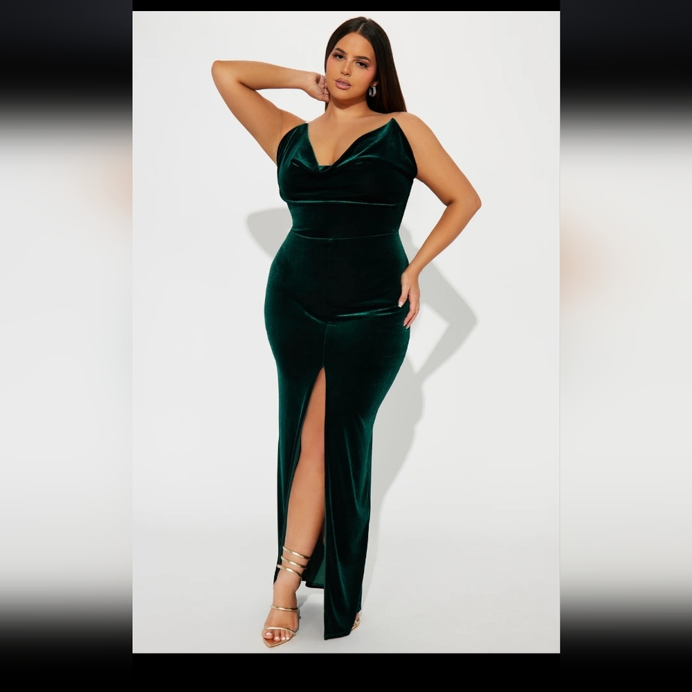 Velvel Maxi Dress